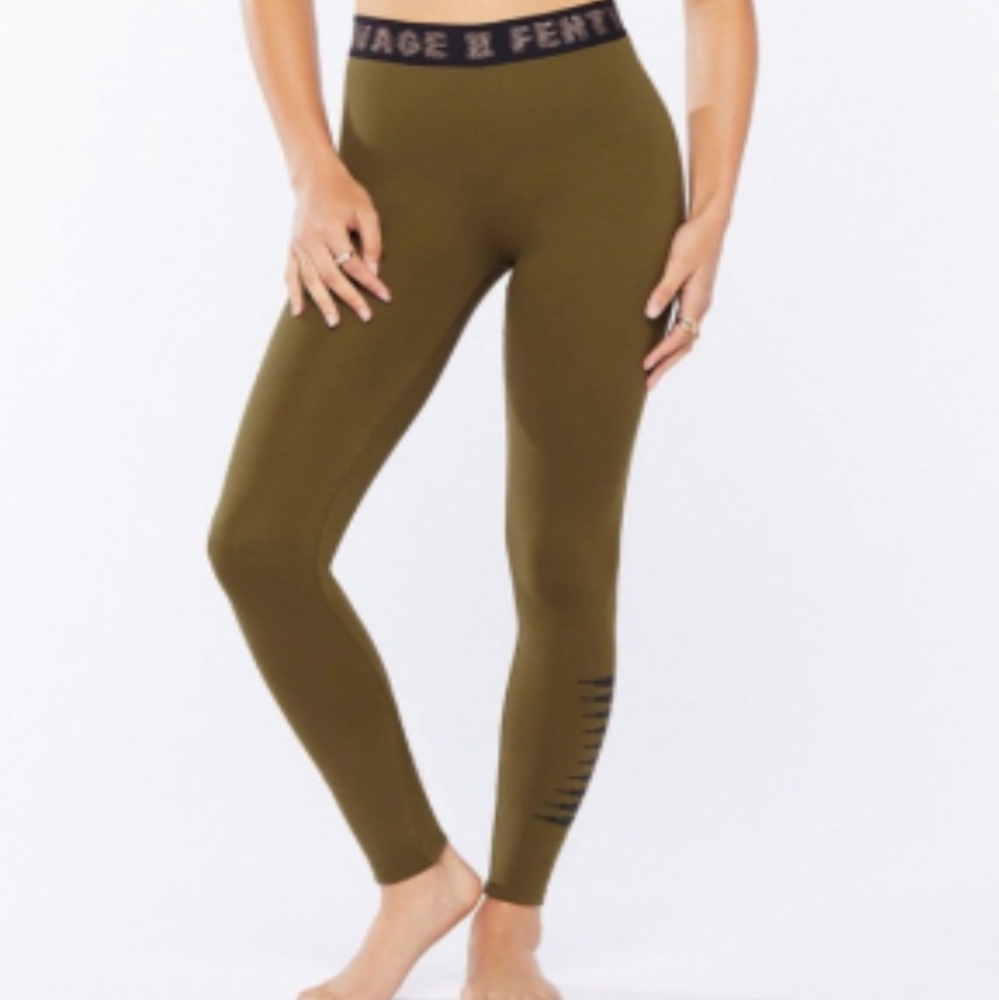 Savage x Fenty leggings